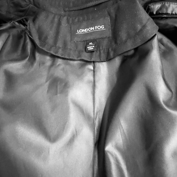 London Fog Women’s Classic Double-Breasted Black Trench Coat - Picture 12 of 12